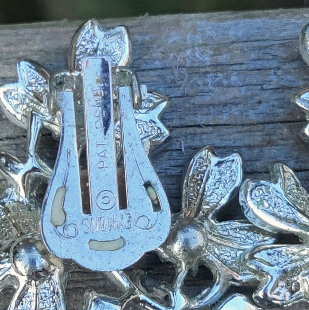 Vintage Emmons Rhinestone Flower Earrings - Picture 5 of 6